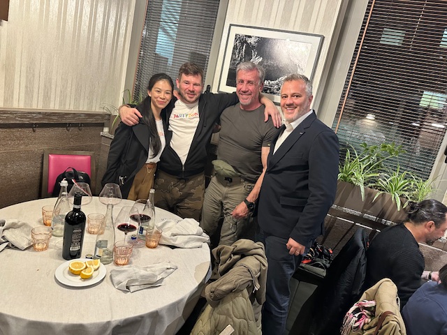 partyzon tym kostymy a masky